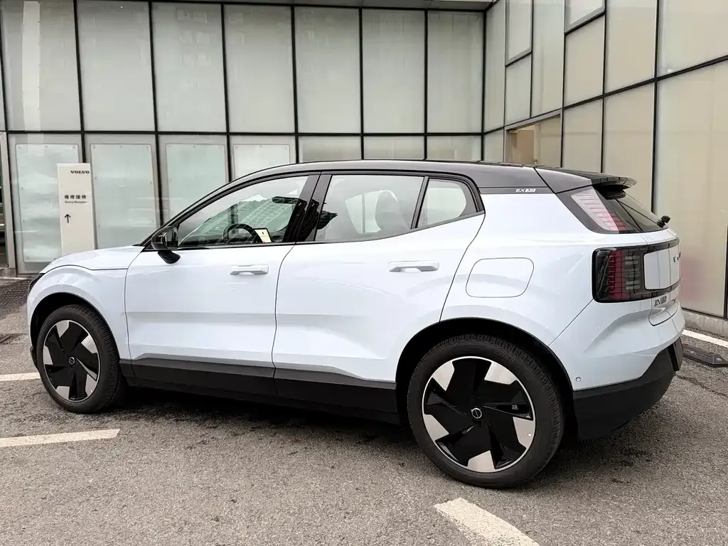 Volvo EX30 2025 из CN, фото 8