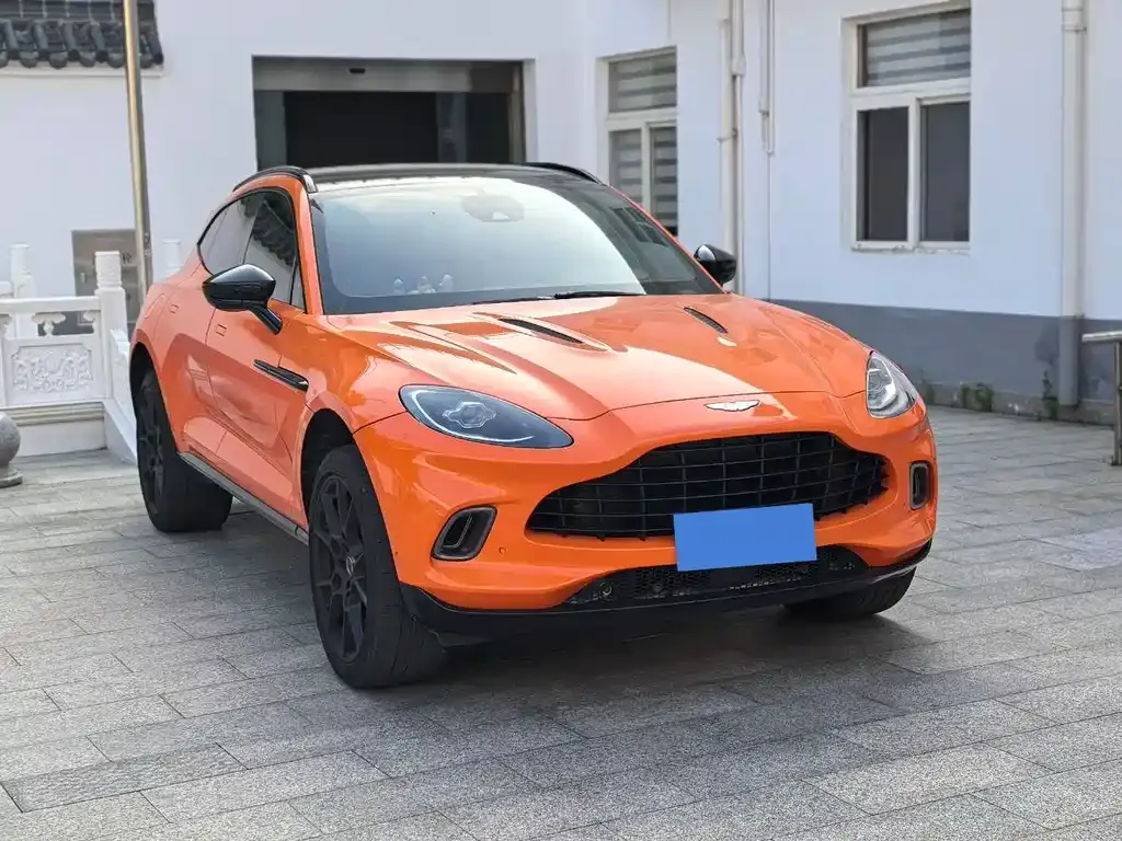 Aston Martin DBX — фото 3