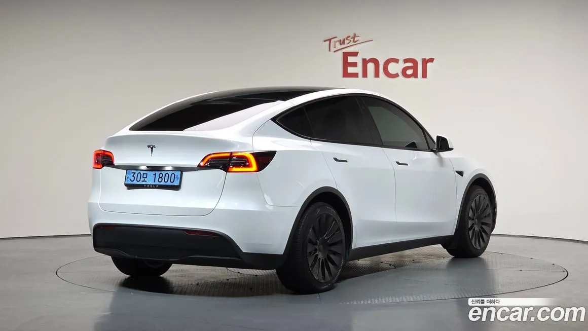 Tesla Model Y 2024 из KR, фото 2