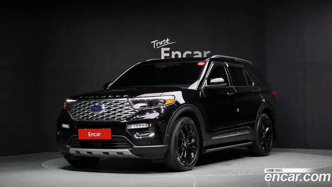 Ford Explorer — фото 1