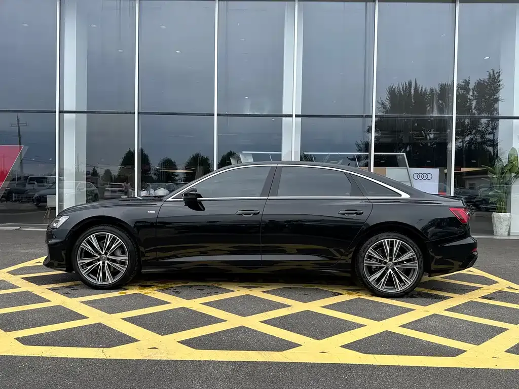 Audi A6L 2021 из CN, фото 4