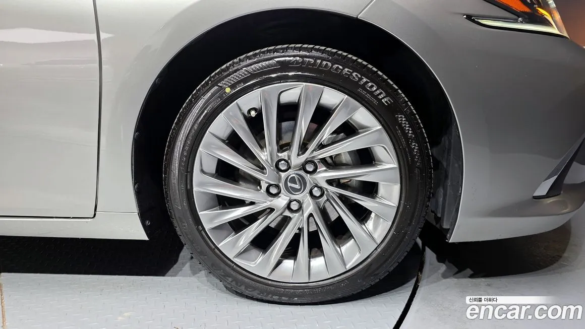Lexus ES 2025 из KR, фото 5
