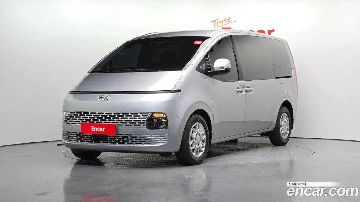 Hyundai Staria — фото 1