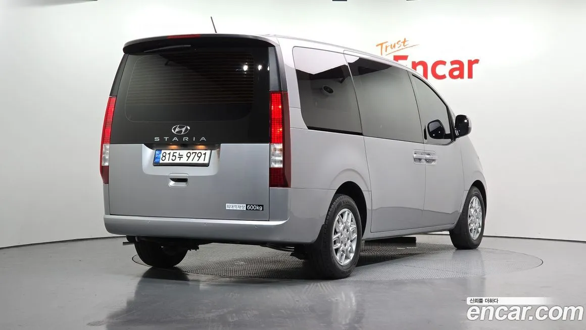 Hyundai Staria — фото 2