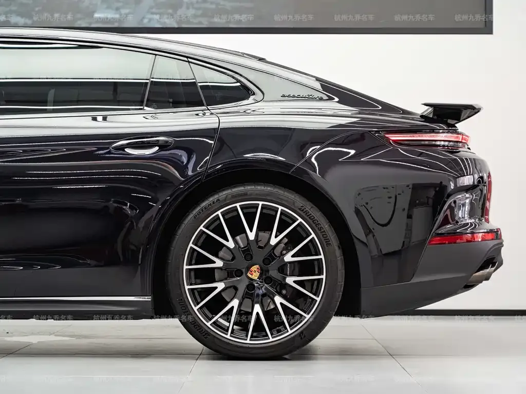 Porsche Panamera 2025 из CN, фото 7