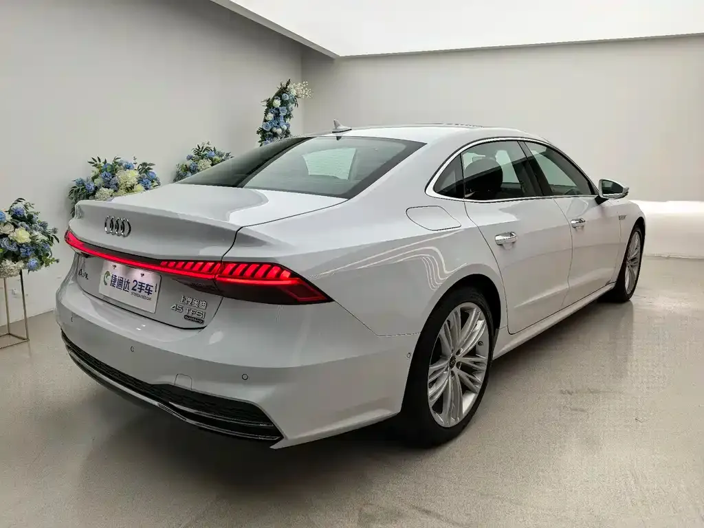 Audi A7L 2024 из CN, фото 2