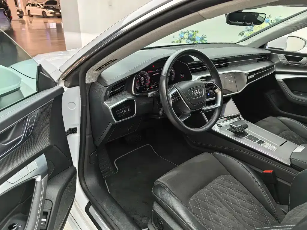 Audi A7L 2024 из CN, фото 7