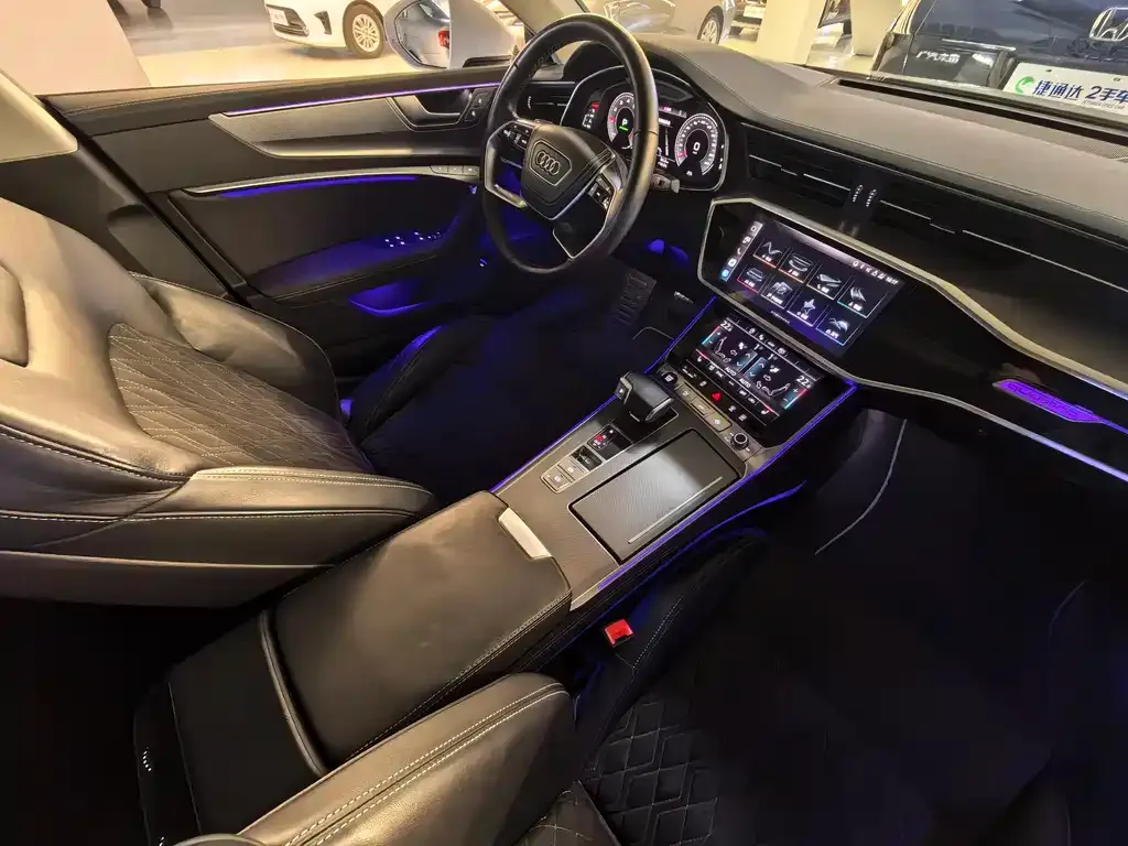 Audi A7L 2024 из CN, фото 9