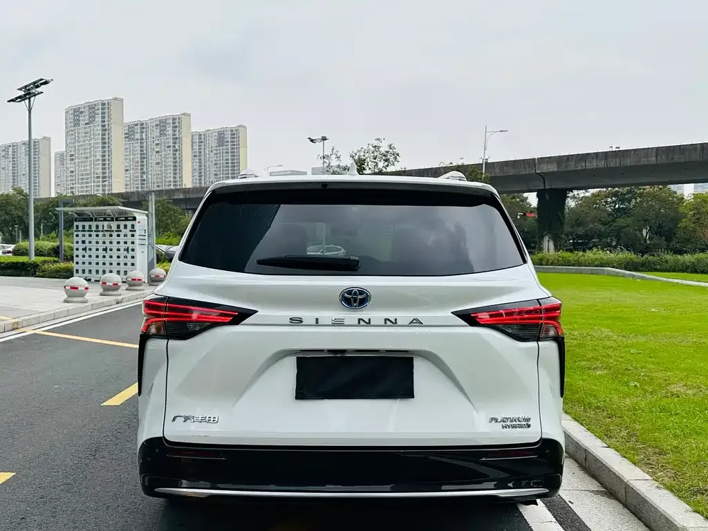 Toyota Sienna 2022 из CN, фото 6