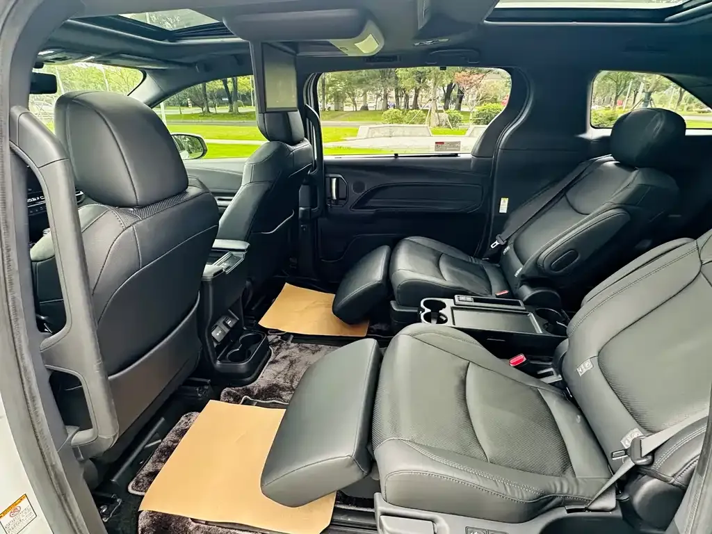 Toyota Sienna 2022 из CN, фото 8