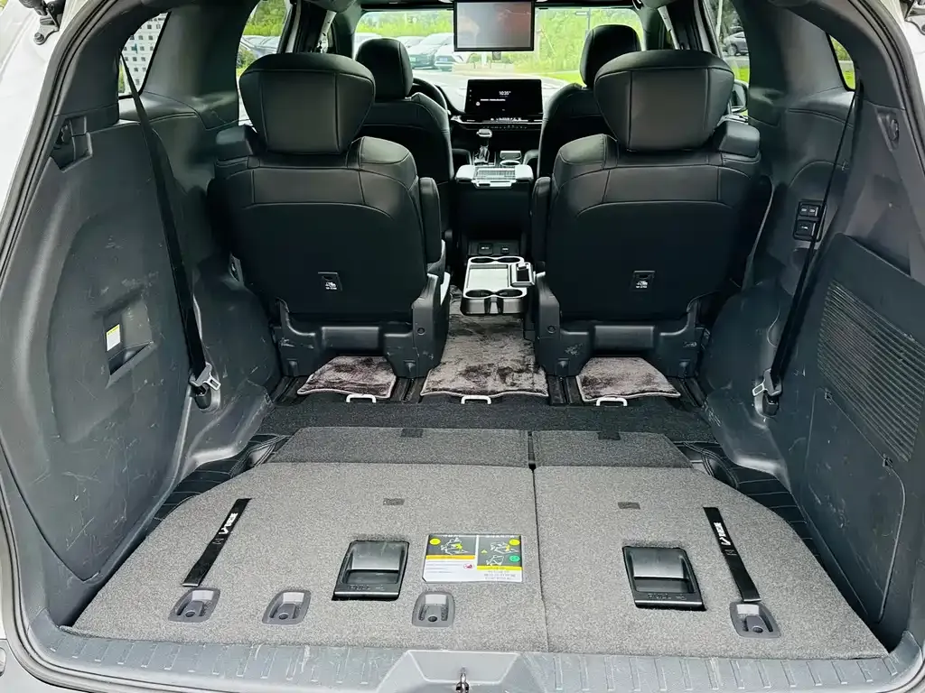 Toyota Sienna 2022 из CN, фото 9