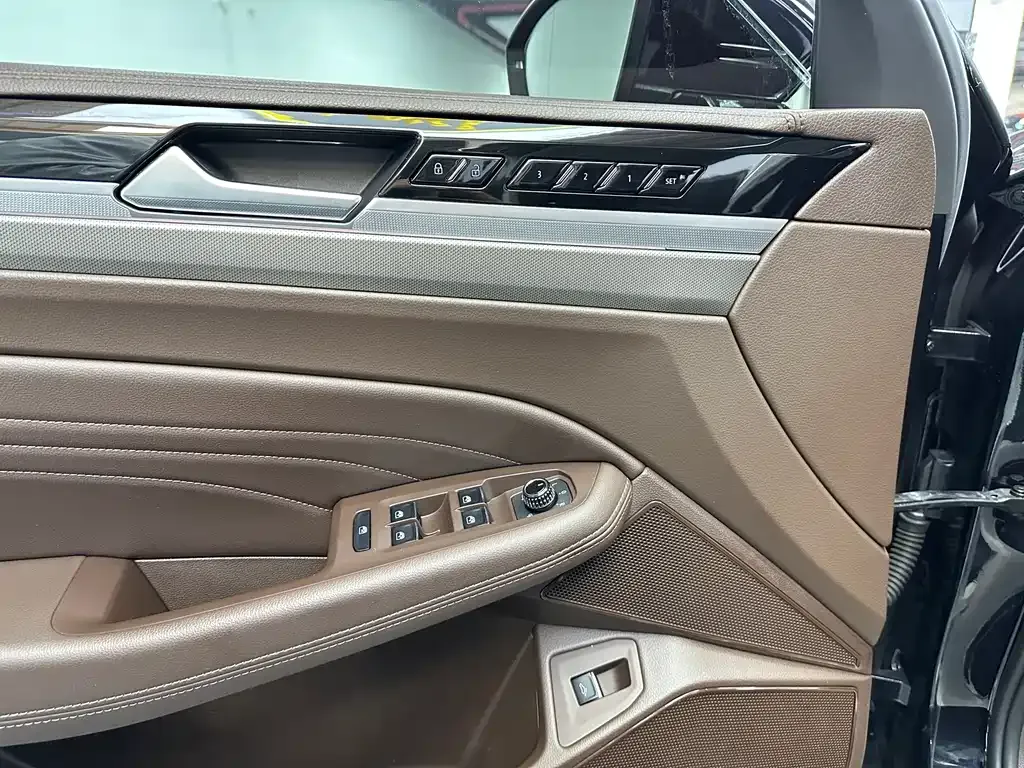Volkswagen Phideon 2021 из CN, фото 7