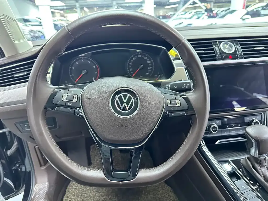 Volkswagen Phideon 2021 из CN, фото 8