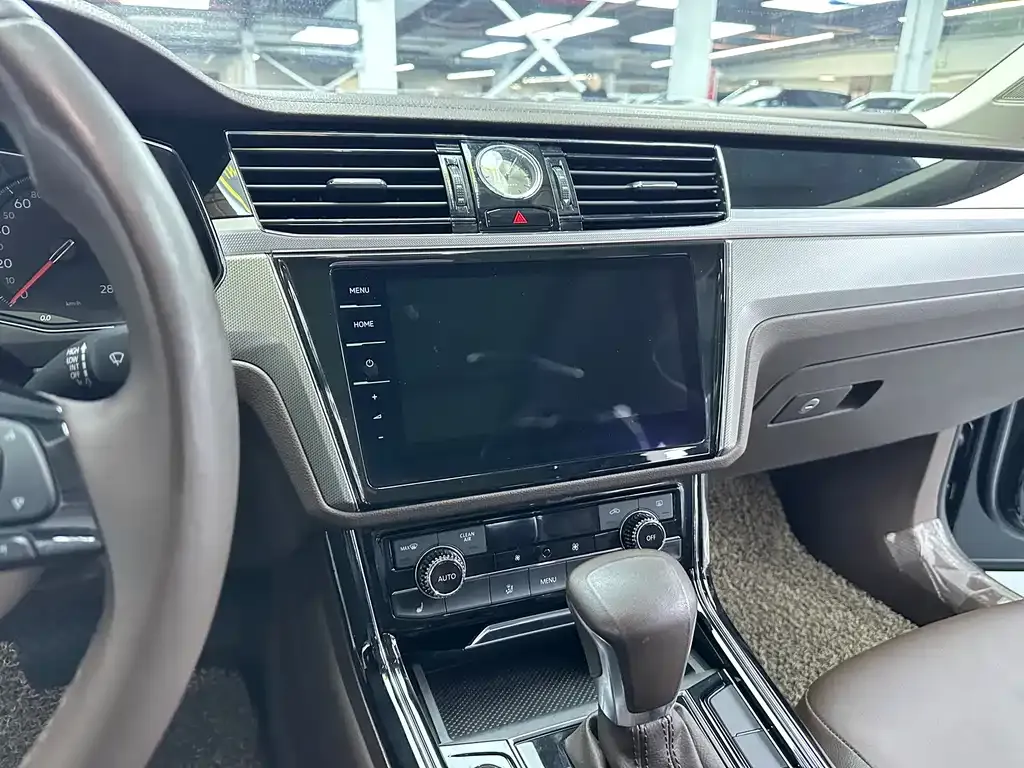 Volkswagen Phideon 2021 из CN, фото 9
