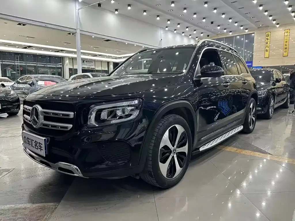 Mercedes-Benz GLB — фото 1