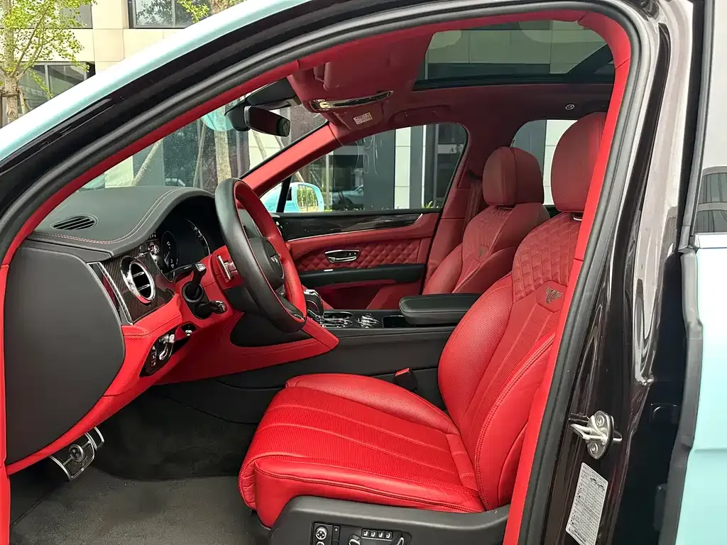 Bentley Bentayga 2021 из CN, фото 10