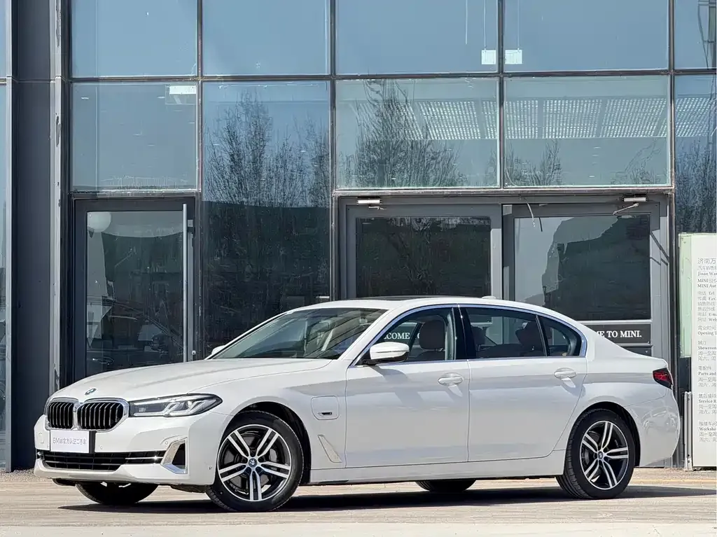 BMW 5 Series New Energy — фото 3