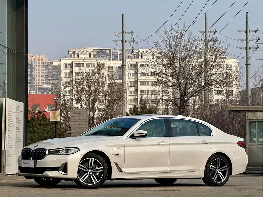 BMW 5 Series New Energy — фото 4