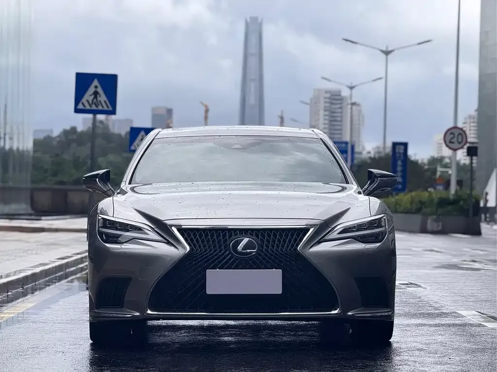 Lexus LS 2021 из CN, фото 2