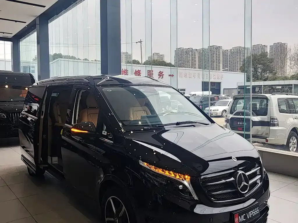 Mercedes-Benz V-Class 2024 из CN, фото 3