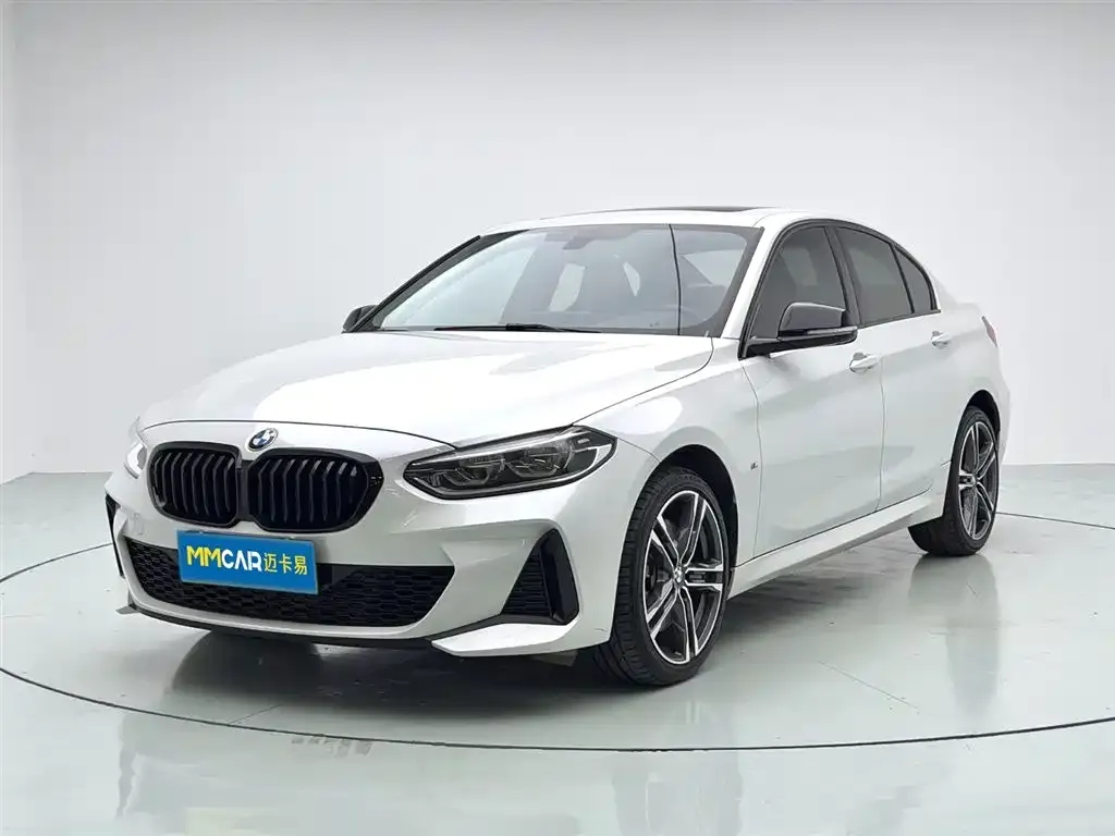 BMW 1 Series 2022 из CN, фото 1