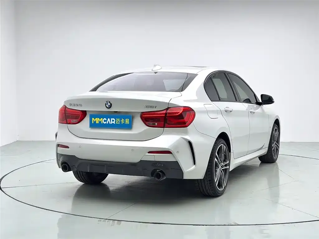 BMW 1 Series 2022 из CN, фото 4