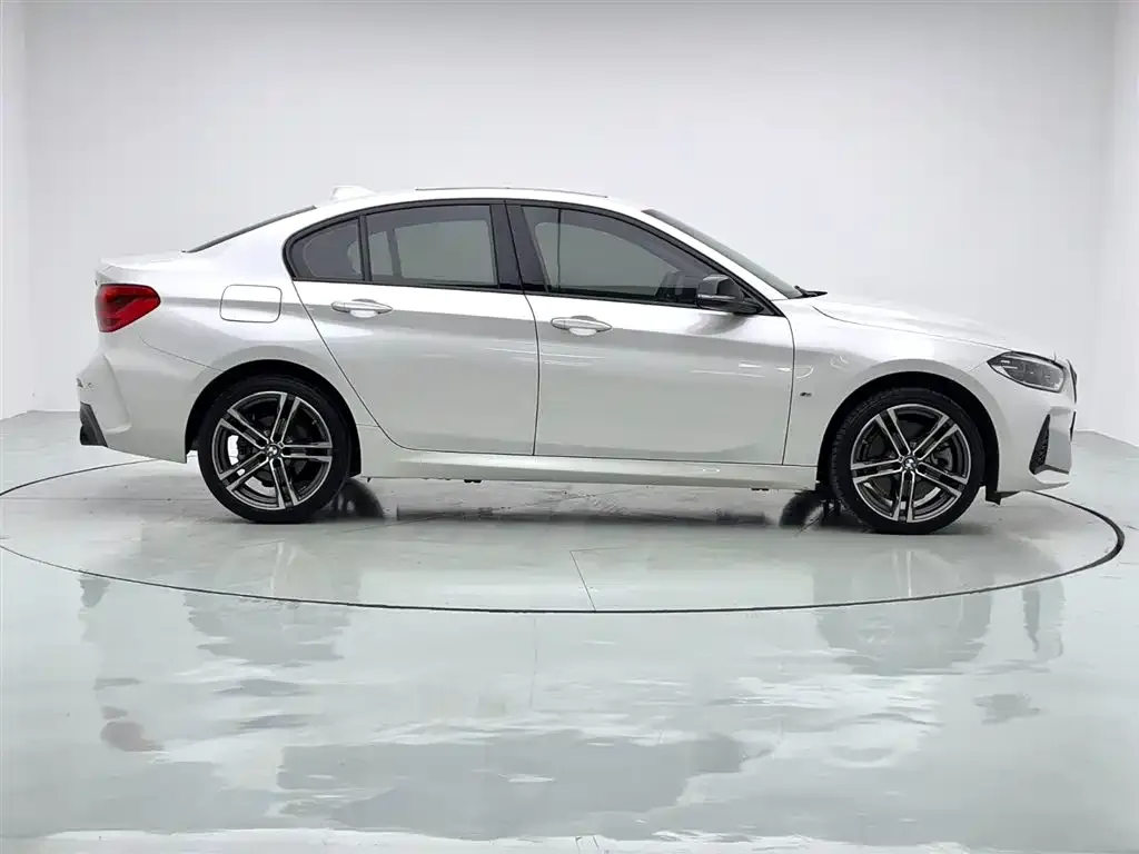 BMW 1 Series 2022 из CN, фото 8