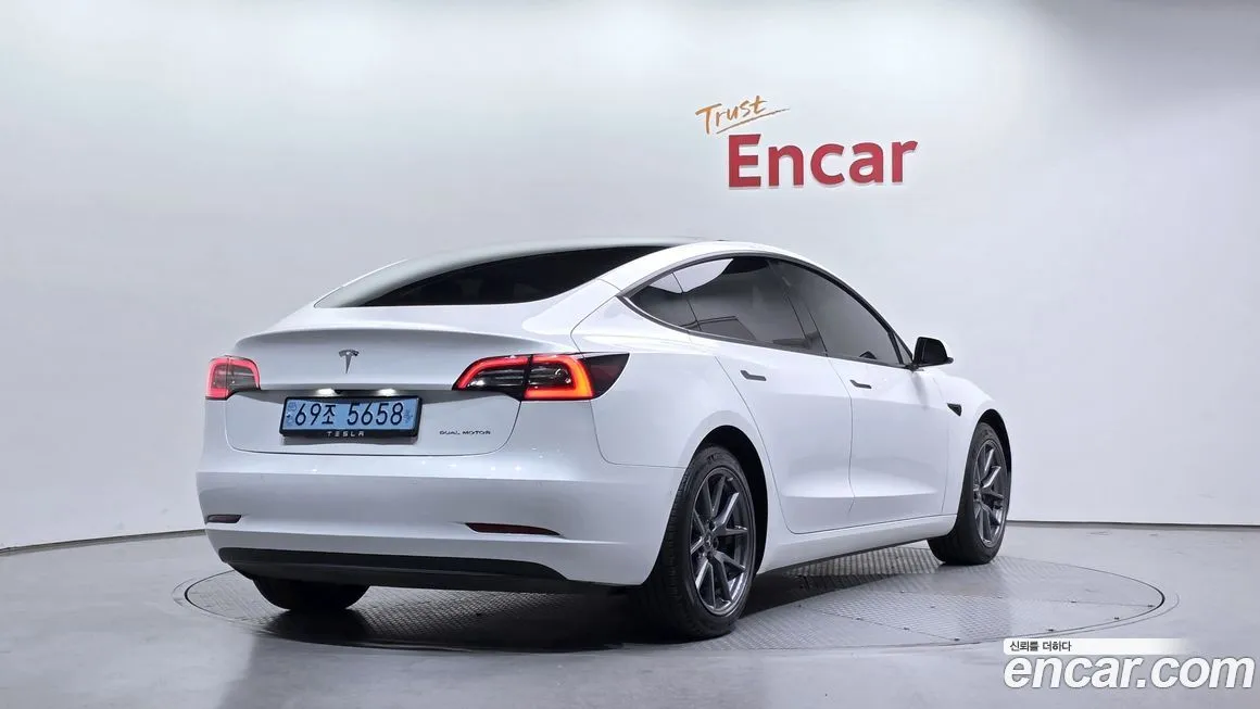 Tesla Model 3 2022 из KR, фото 2