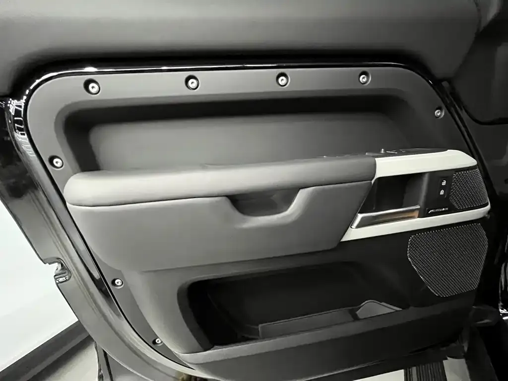 Land Rover Defender 2023 из CN, фото 9