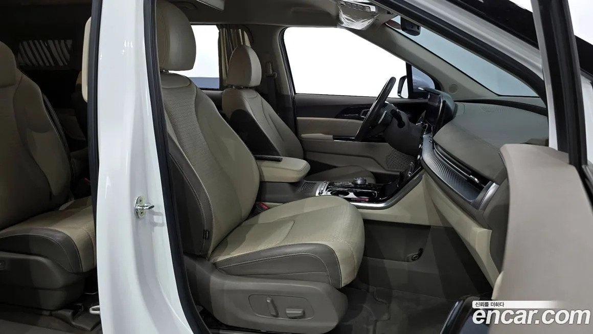 Kia Carnival — фото 10