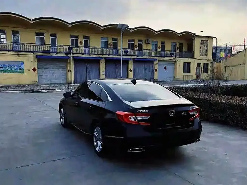 Honda Accord — фото 5
