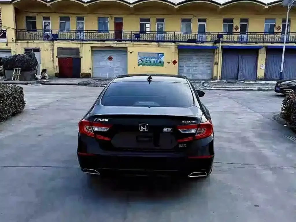 Honda Accord — фото 6