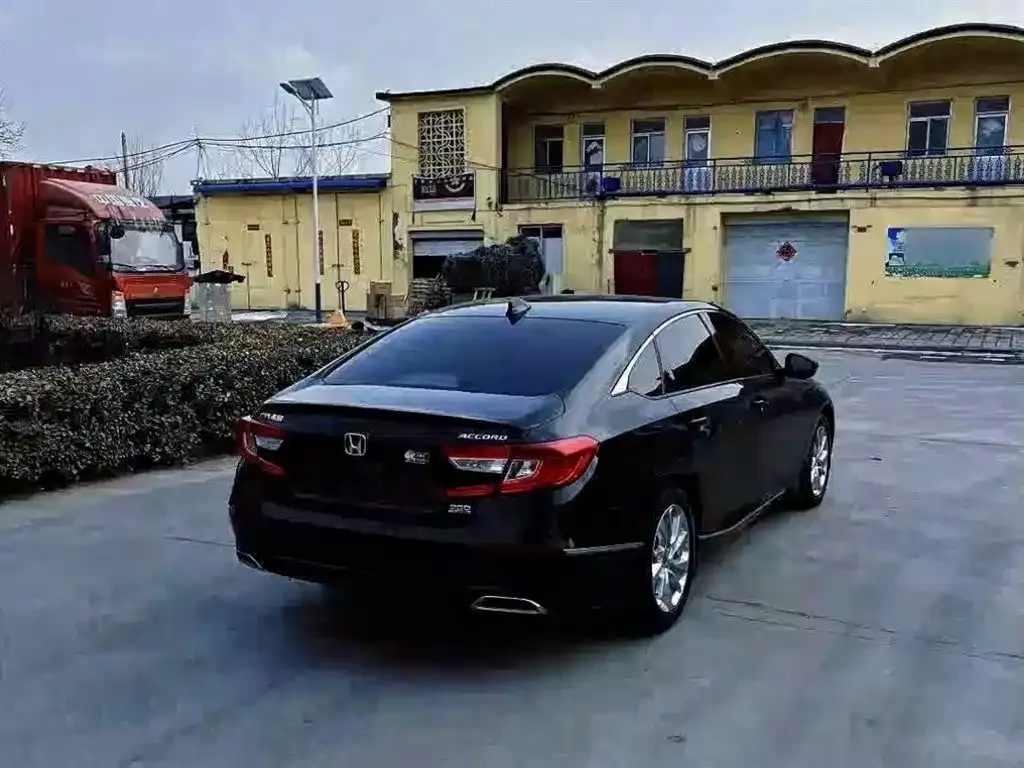 Honda Accord — фото 7