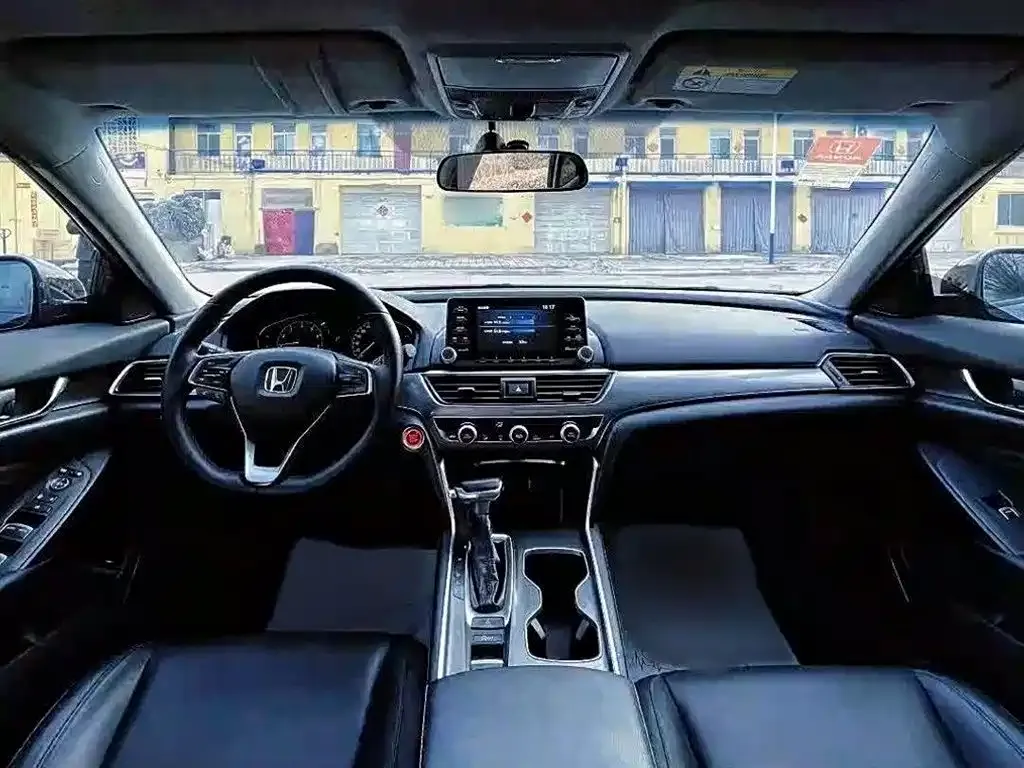 Honda Accord — фото 8