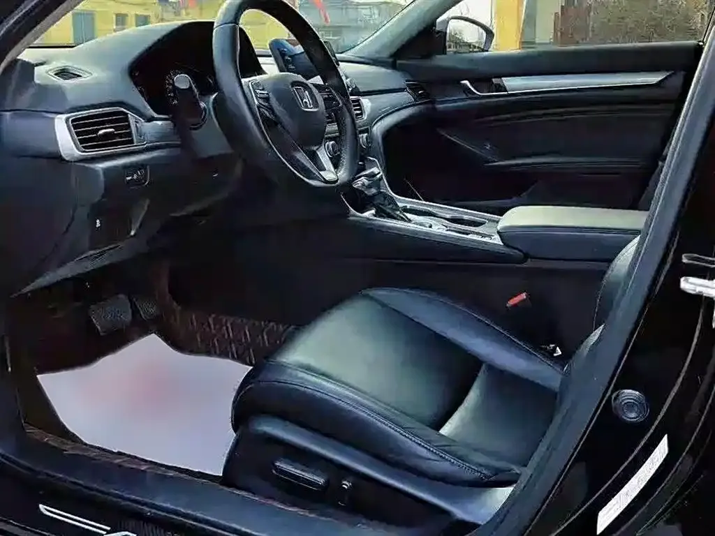 Honda Accord — фото 9