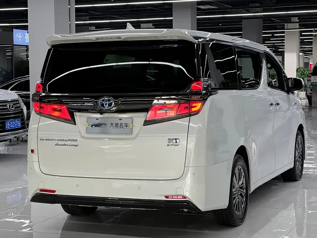 Toyota Vellfire 2023 из CN, фото 4