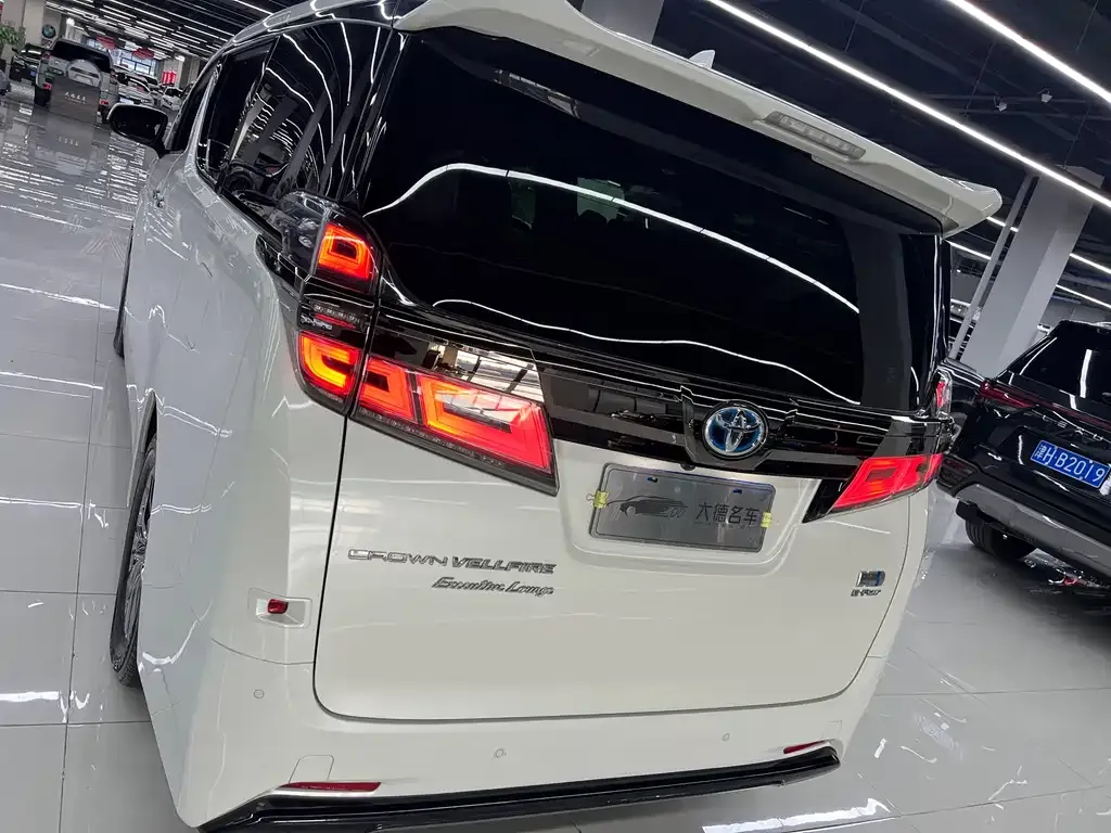 Toyota Vellfire 2023 из CN, фото 7
