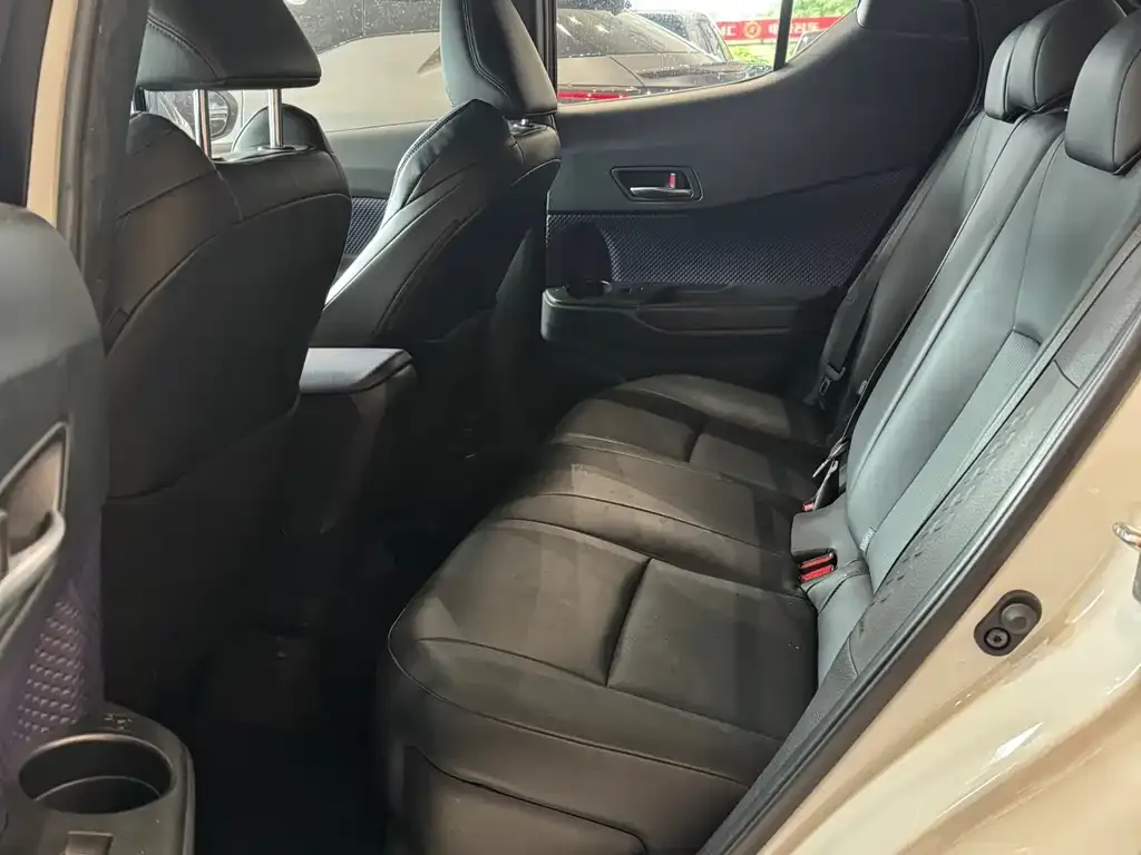 Toyota C-HR 2021 из CN, фото 4