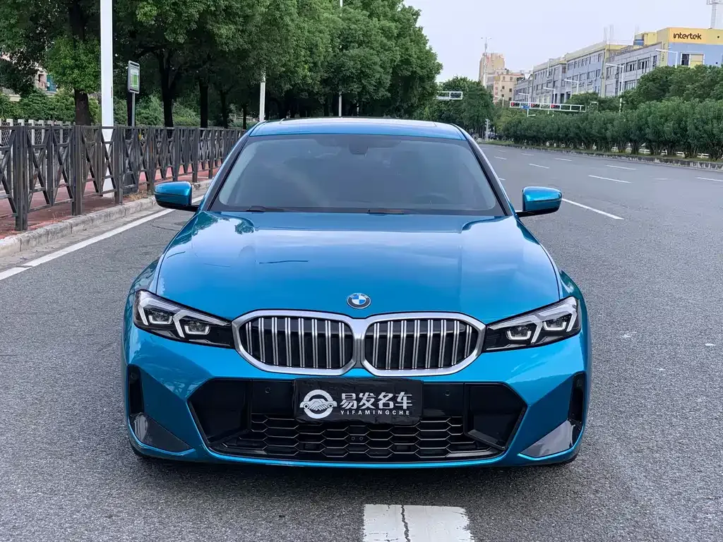 BMW 3 Series 2023 из CN, фото 1