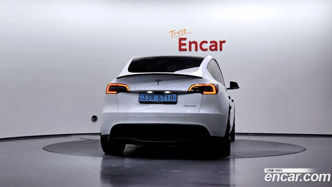 Tesla Model Y — фото 4