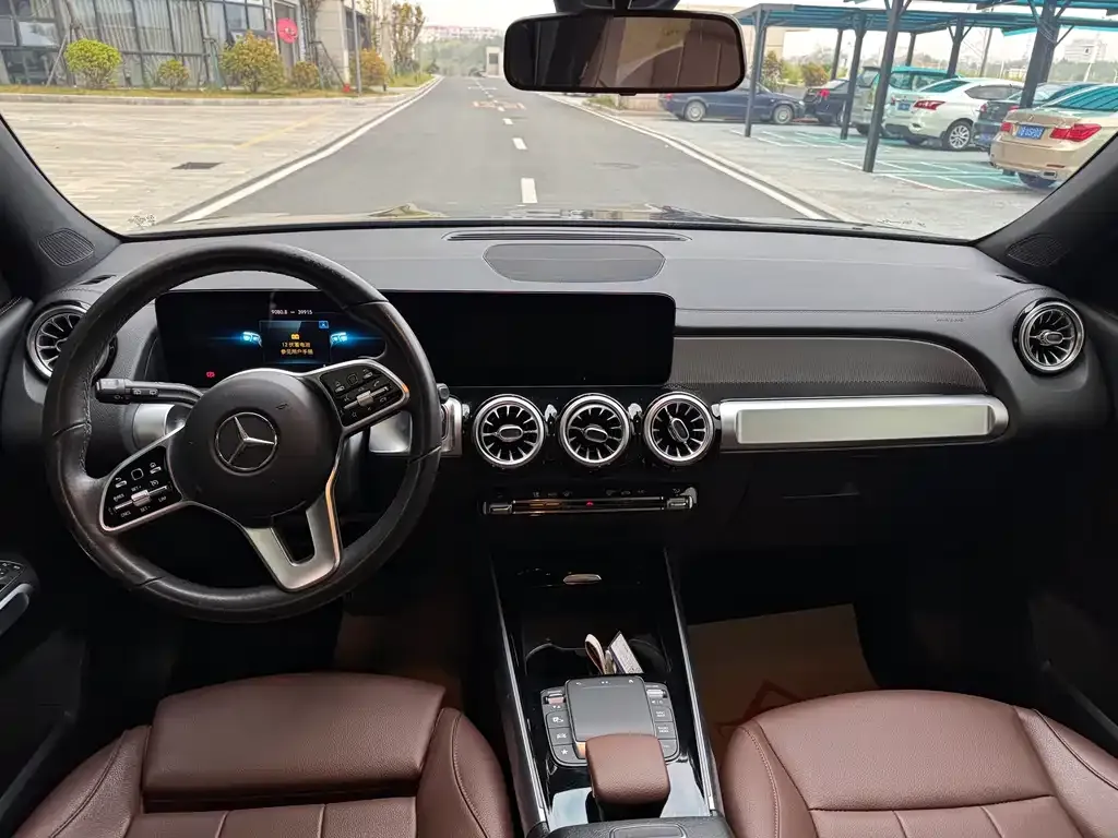 Mercedes-Benz GLB — фото 5