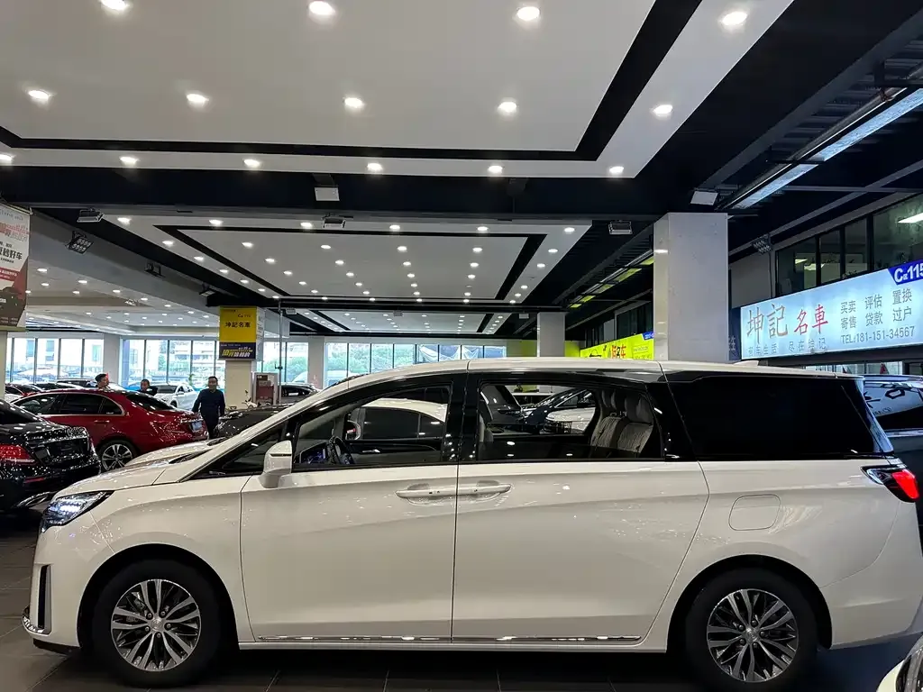 Buick GL8 2023 из CN, фото 4
