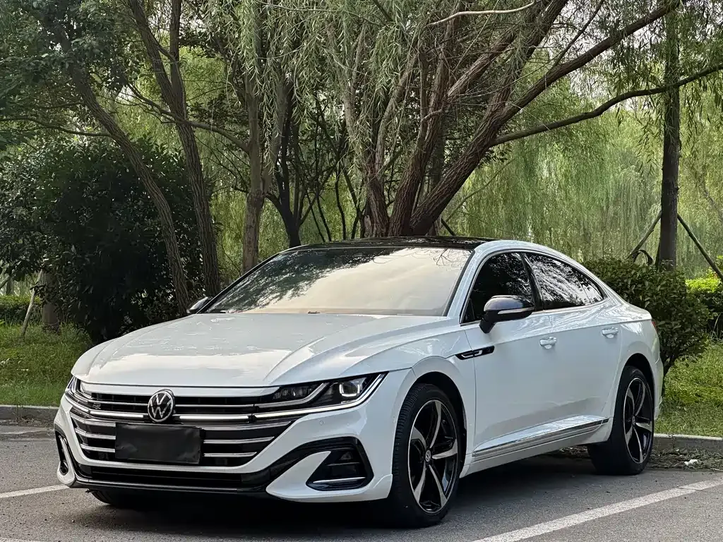 Volkswagen CC 2023 из CN, фото 1