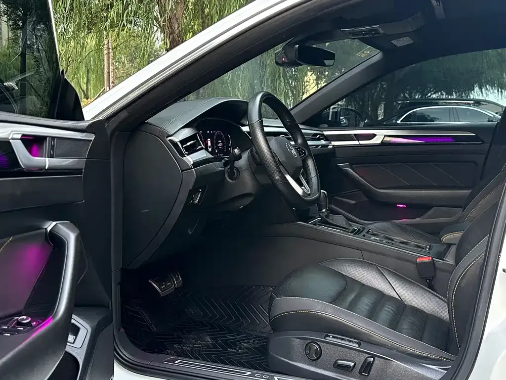 Volkswagen CC 2023 из CN, фото 10