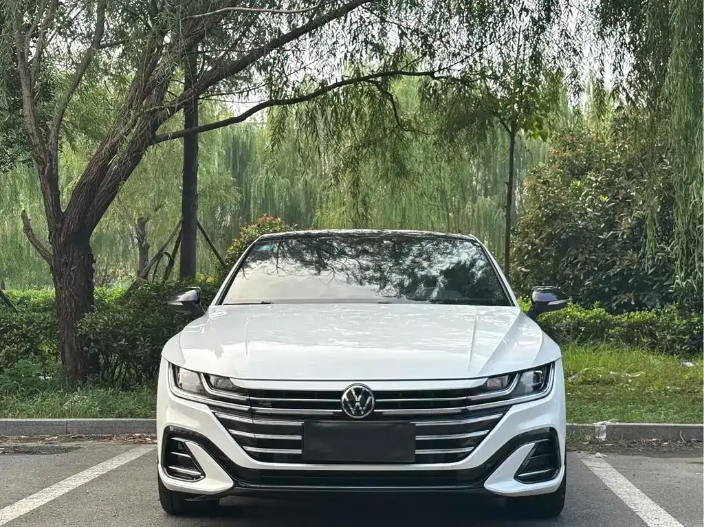 Volkswagen CC 2023 из CN, фото 2
