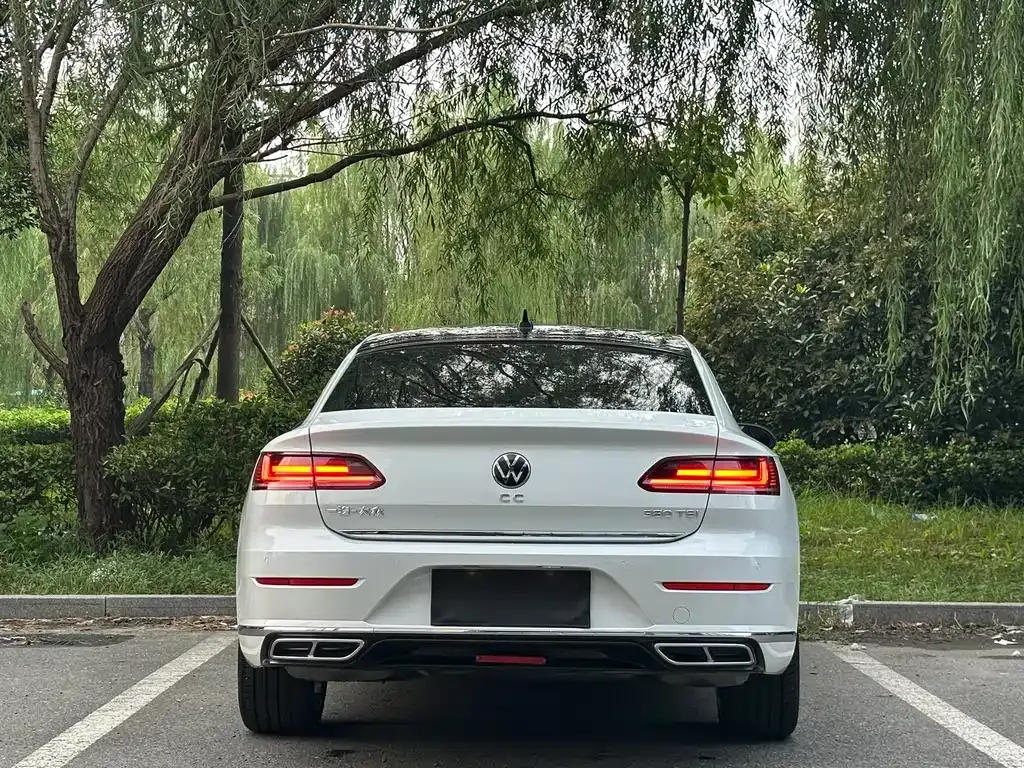 Volkswagen CC 2023 из CN, фото 4