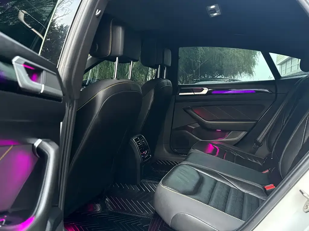 Volkswagen CC 2023 из CN, фото 6