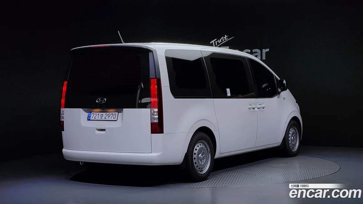 Hyundai Staria — фото 2