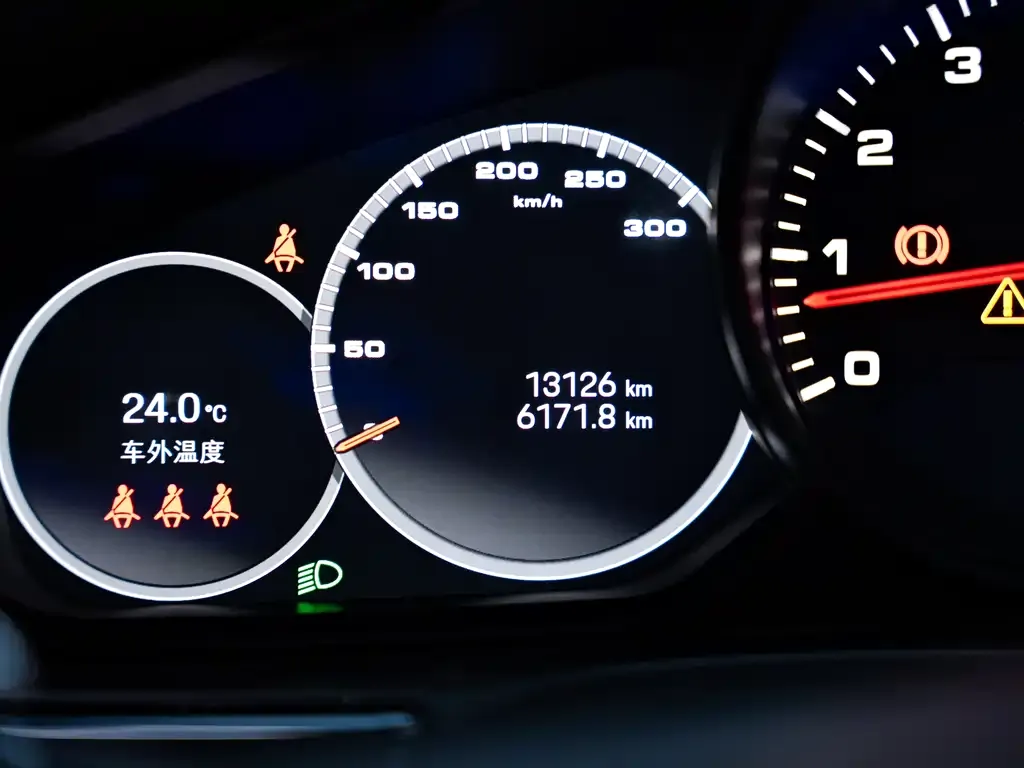 Porsche Panamera 2023 из CN, фото 10