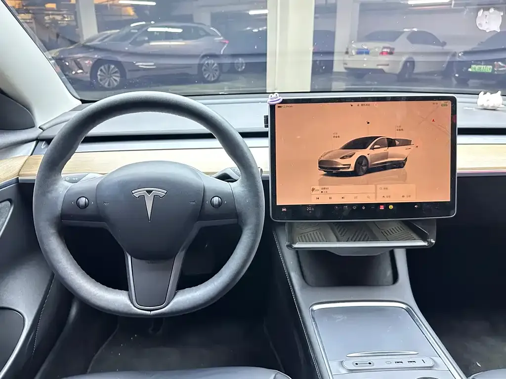 Tesla Model 3 — фото 10
